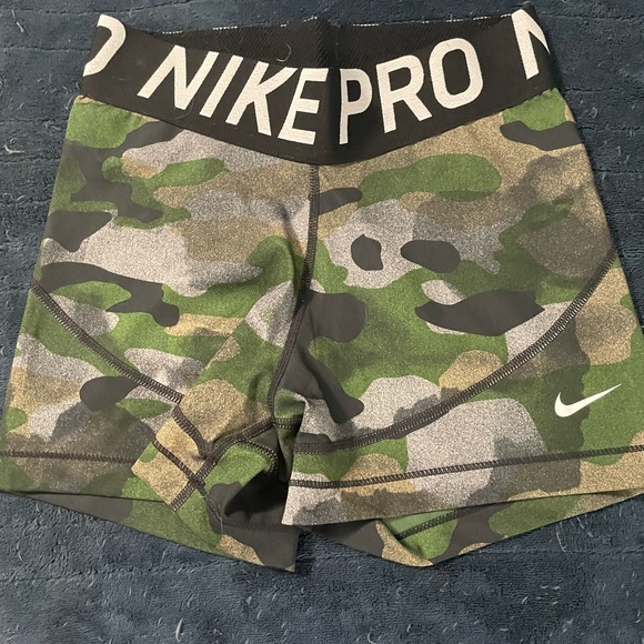 Nike Pants - Nike Pro women’s Camo compression shorts Small
